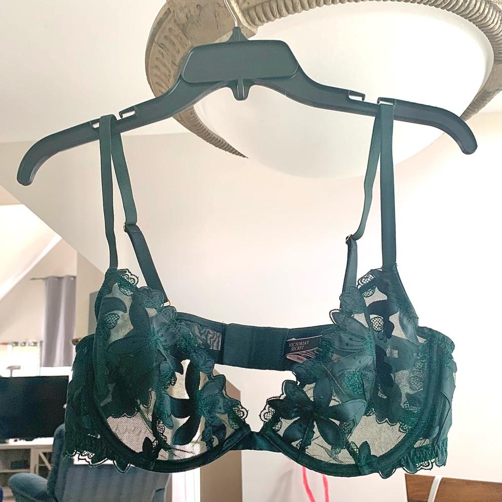 VS Unlined Bra: Hunter Green